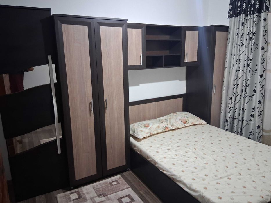 Închiriez apartament