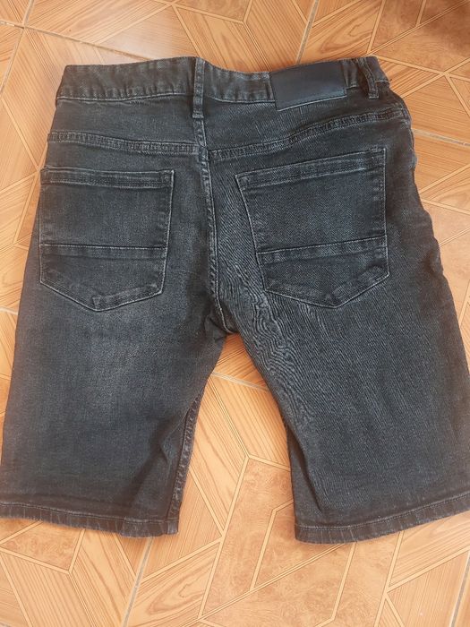 Blugi scurti barbati