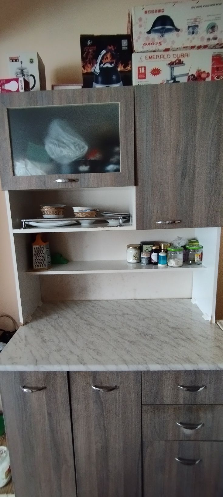 Кухонный шкаф хорошего состояния