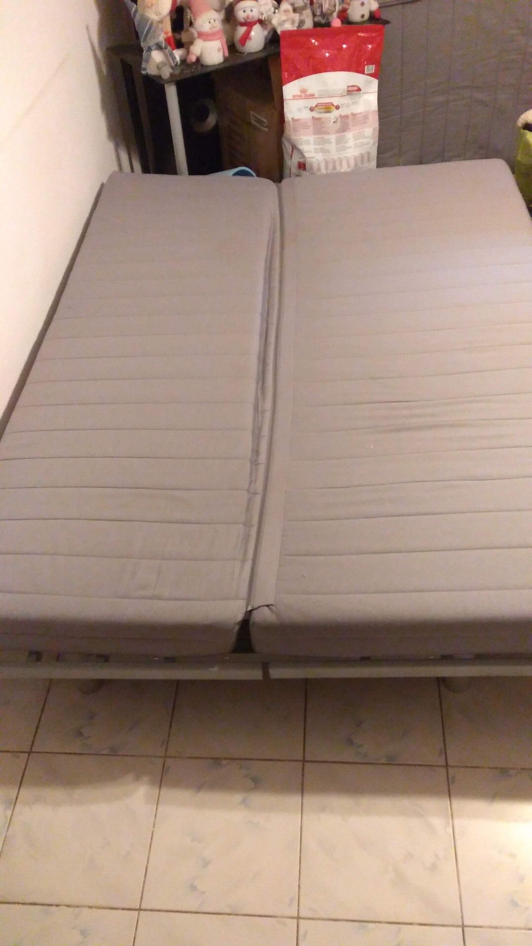 Canapea extensibila pentru 3 persoane de la IKEA