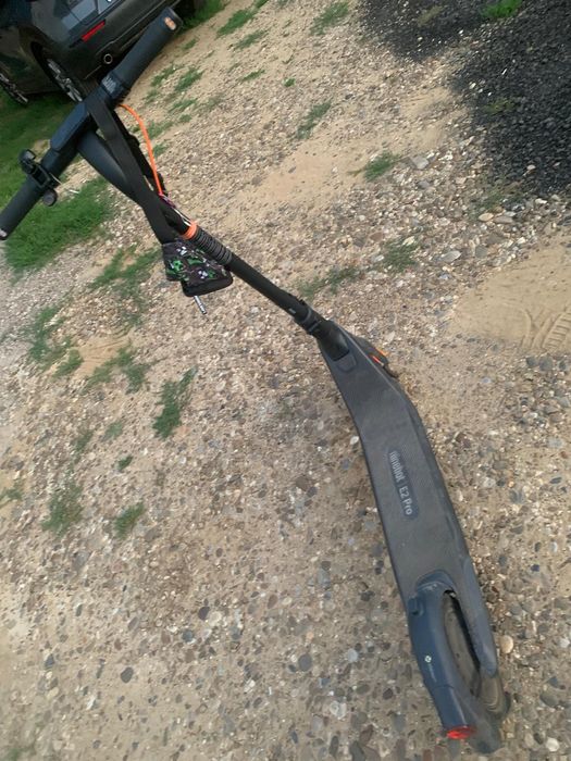 Vând Ninebot E2  PRO 2025