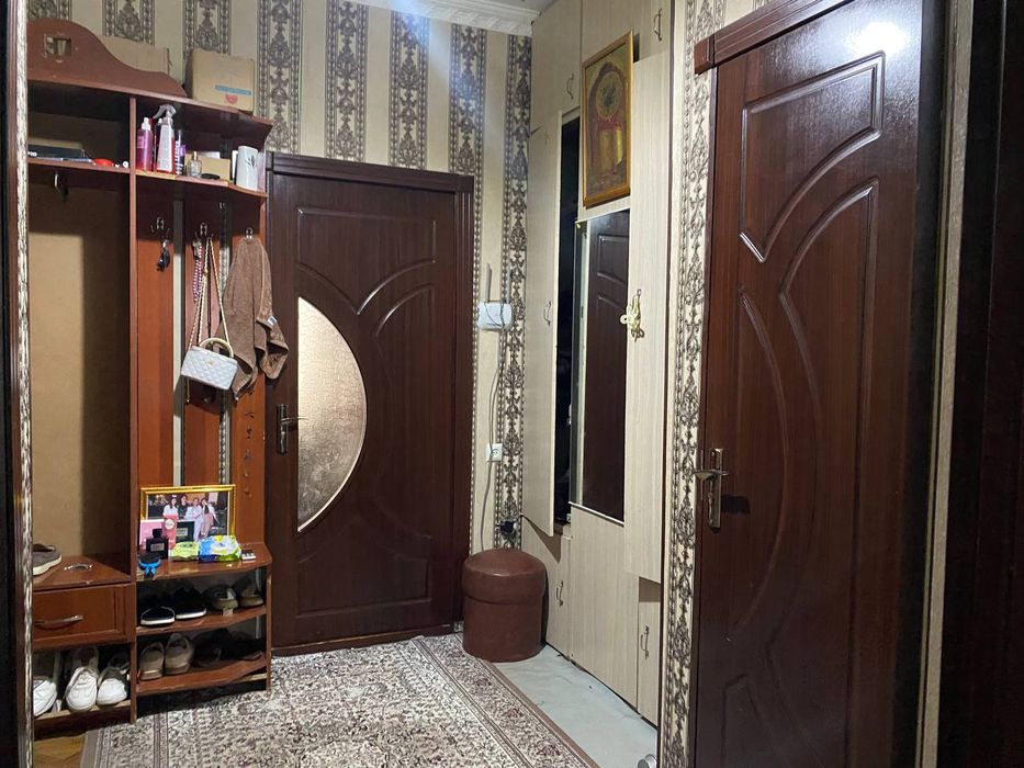 Срочно 2 хонали квартира сотилади