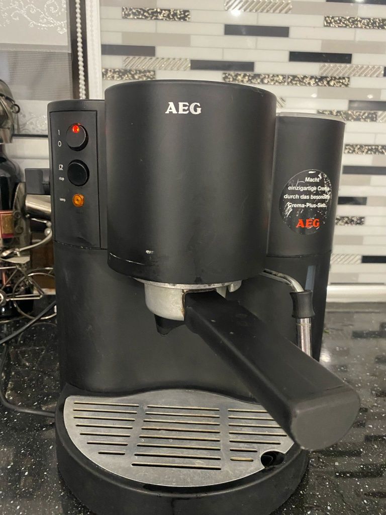 кафе машина AEG .