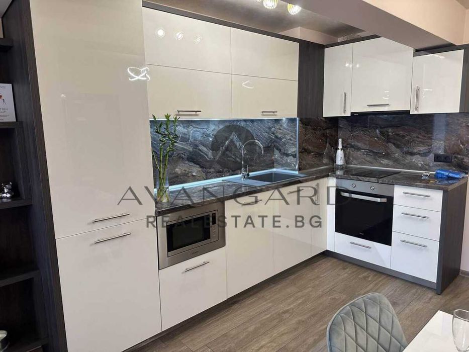 Продава се Двустаен апартамент в Пловдив, Център - 63 кв.м за 2445 €/кв.м - Снимка #3