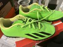 Adidasi sport 36,5 teren sintetic Adidas