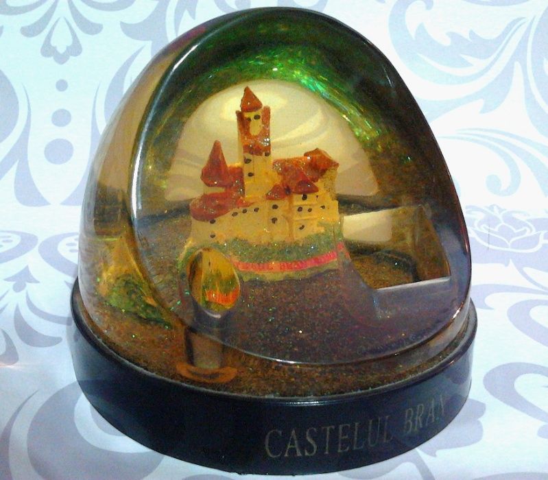 Glob plastic Castelul Bran sclipici, dracula, Halloween, suvenir,Tepes