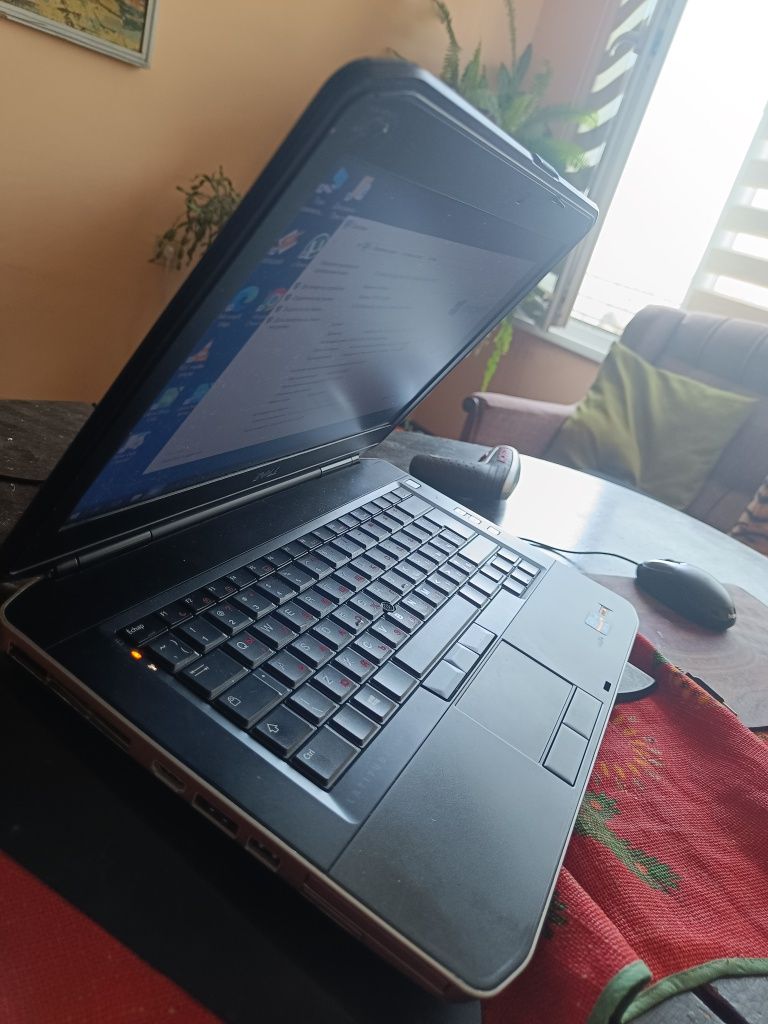 4-ядрен лаптоп  i5 Dell latitude E5430