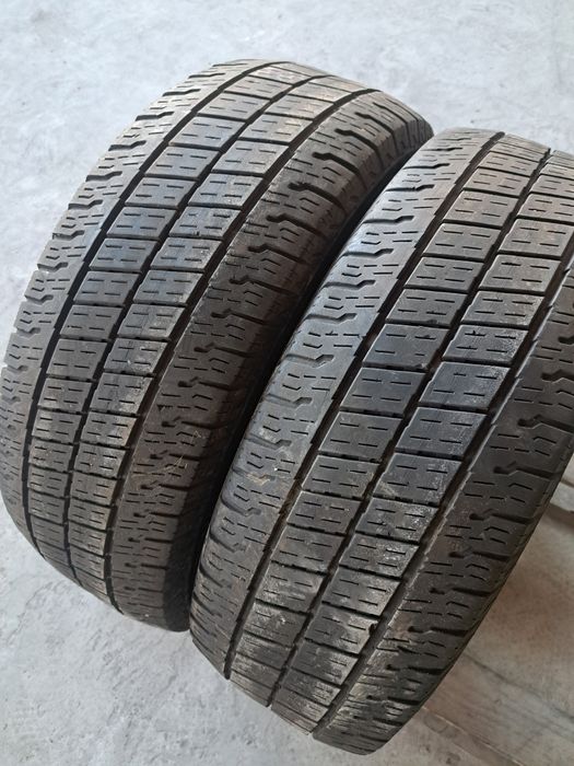 2 anvelope Allseason 215 65 r16C Uniroyal