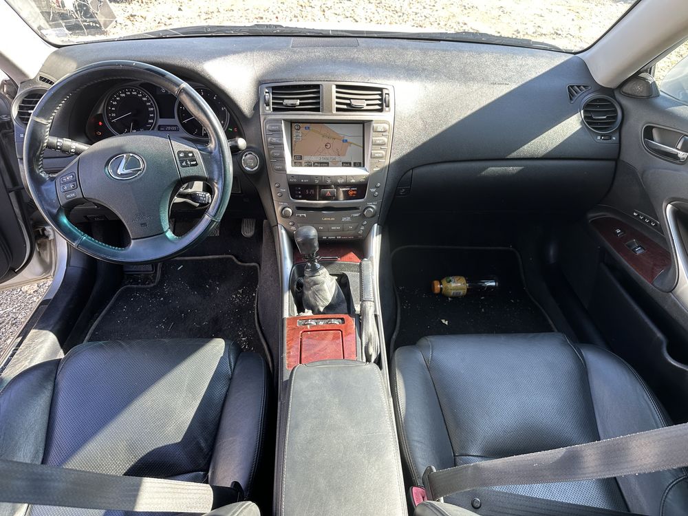 Lexus IS 220d 177 кс На части!