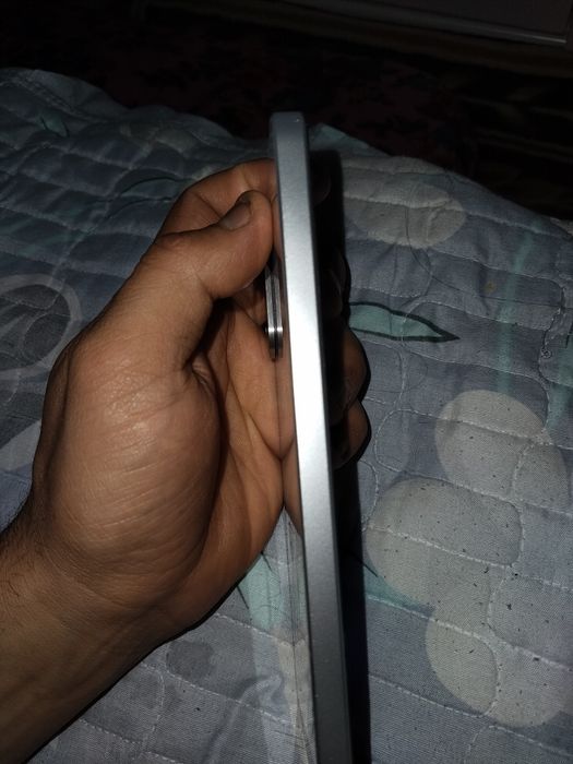Samsung a 36 xolati yaxshi