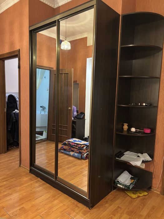 Шкаф в прихожую в хорошем состоянии