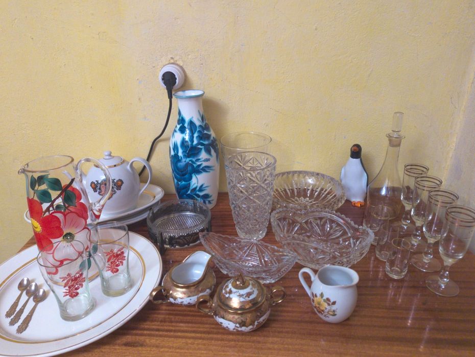 Посуда, СССР, вазы, хрусталь, фарфор, фужеры, рюмки, чайник, графин