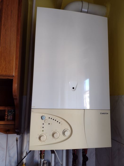 Centrala pe gaz Ariston Micro Genus