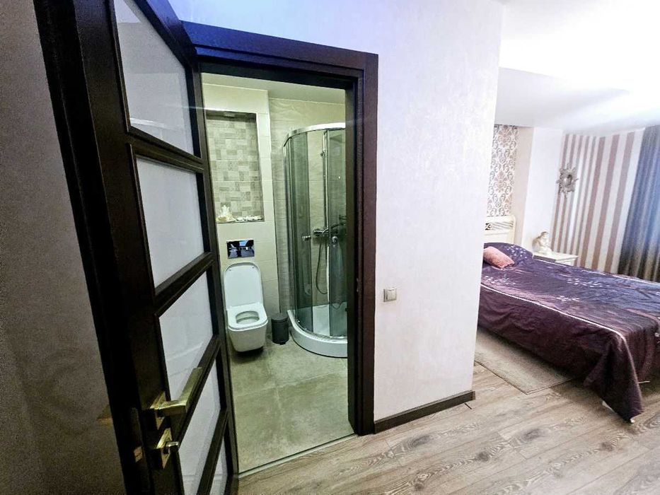 Тристаен имот в Красно село