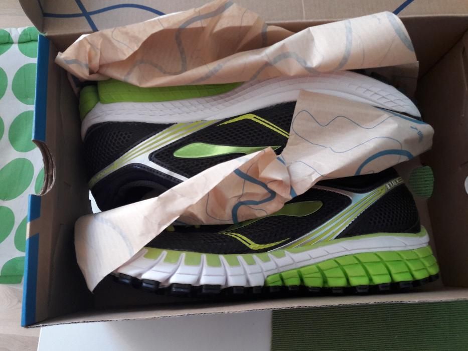 Black friday reducere 40% papuci profesionali alergare Brooks Aduro3,