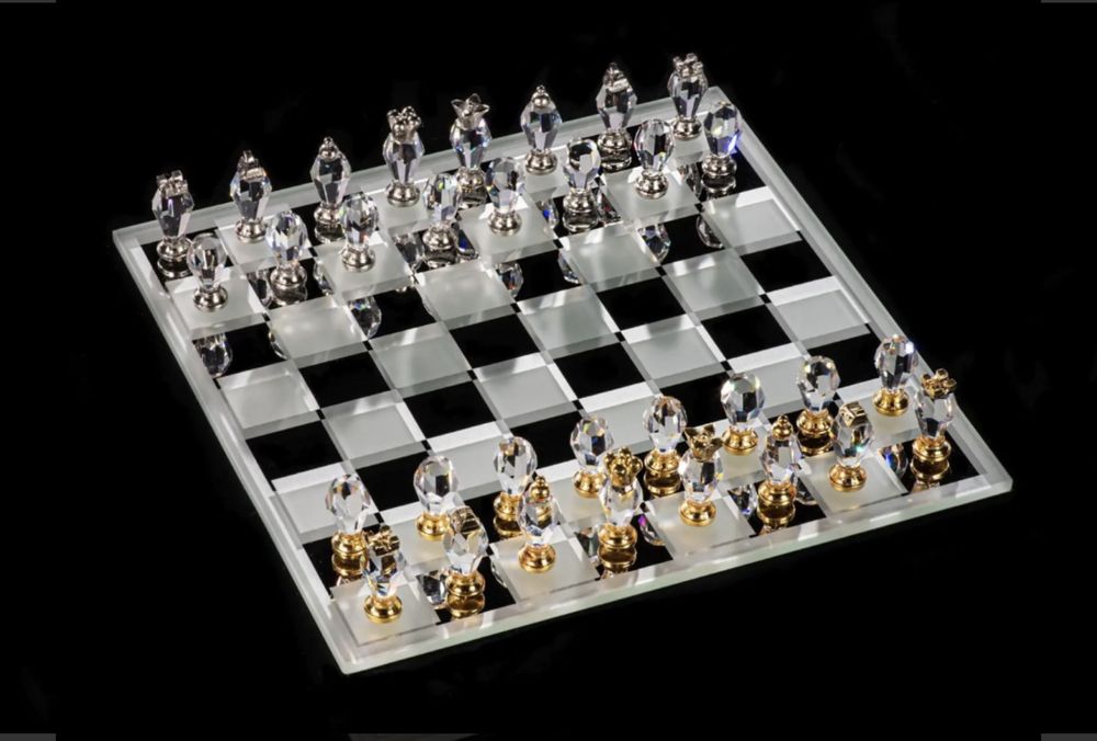 Продам Чешские хрустальные шахматы