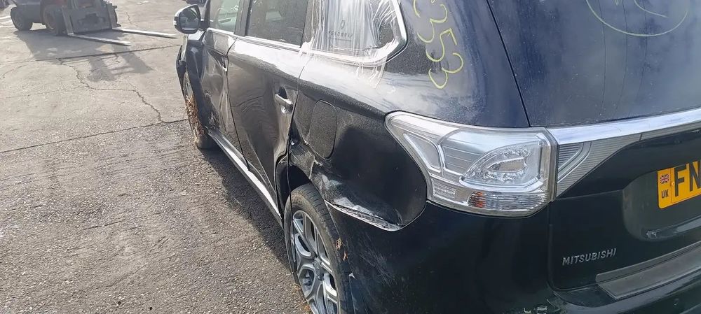 Dezmembrari / Dezmembrez Mitsubishi Outlander 2.0 cutie viteze manuală 5 trepte cod culoare X42A