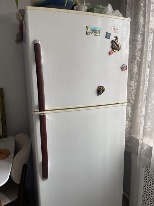 Холодильник б/у в отличном рабочем состоянии