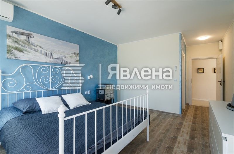 Продава се Къща в с. Генерал Кантарджиево, Област Варна - 633 кв.м за 443 €/кв.м - Снимка #8