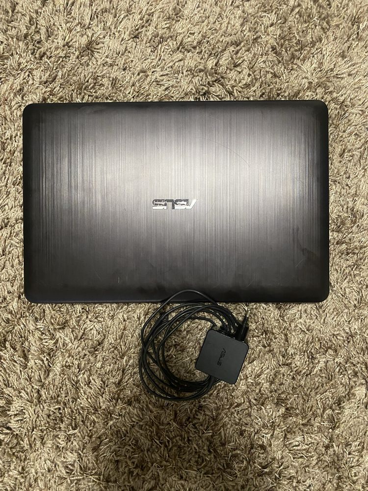 Asus Vivobook cu defect