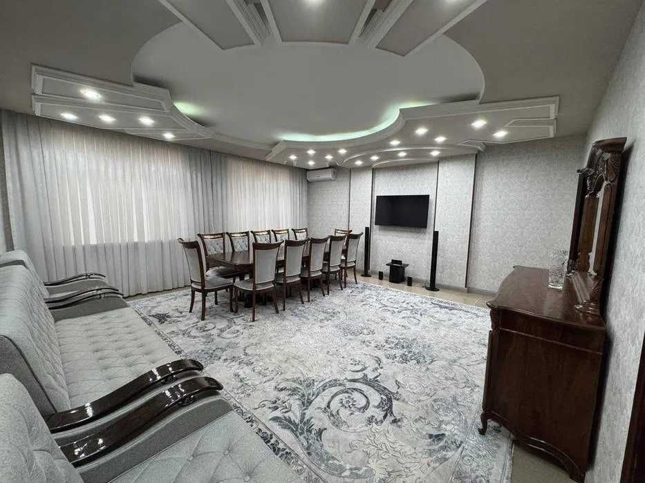 #411 Сдаётся квартира  4/4/6  улица Чехова, над кафе Bone.