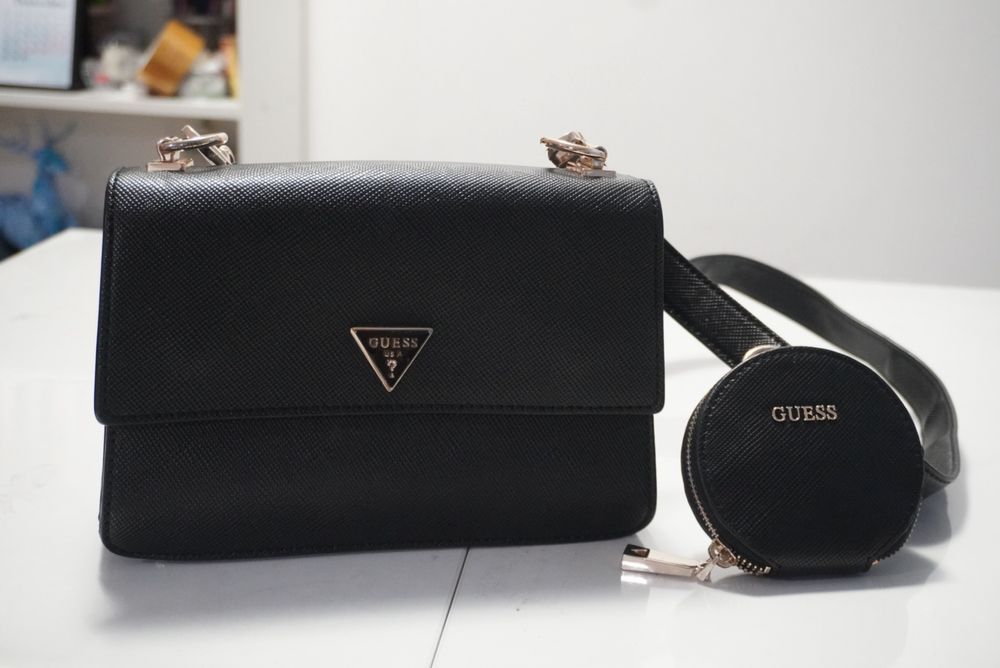 Чанта GUESS с мини портмоне