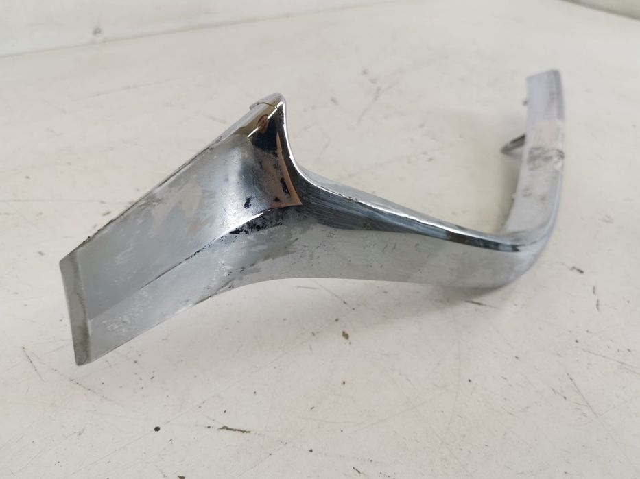 Ornament Crom Dreapta Grila Centrala Sub Far Mazda  3 BM [facelift] 20