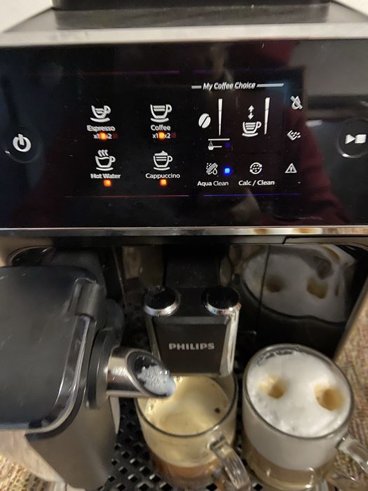 Espresor cafea Philips cu cana de lapte