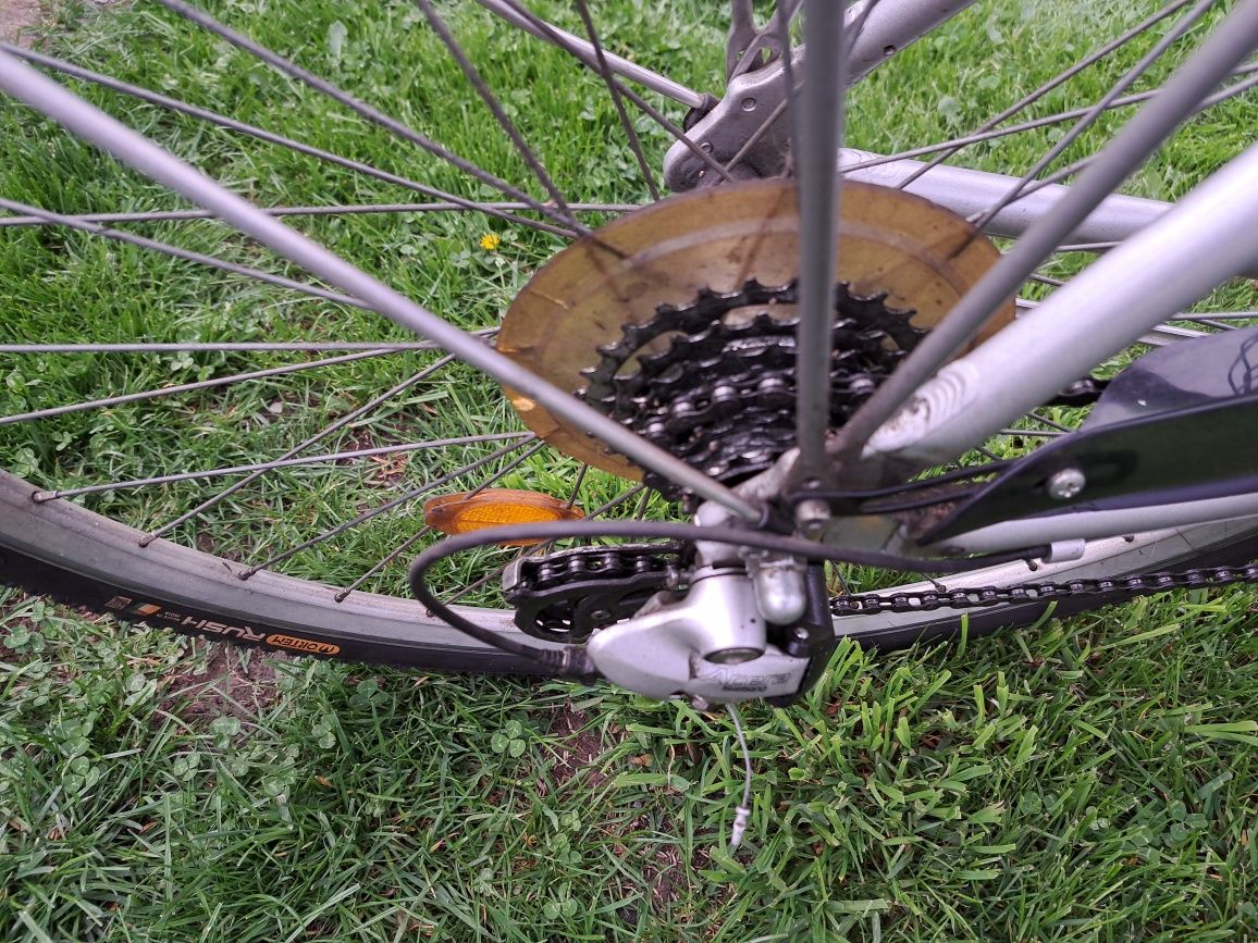 Vând bicicleta trekking TORREK , 24 viteze, full suspension