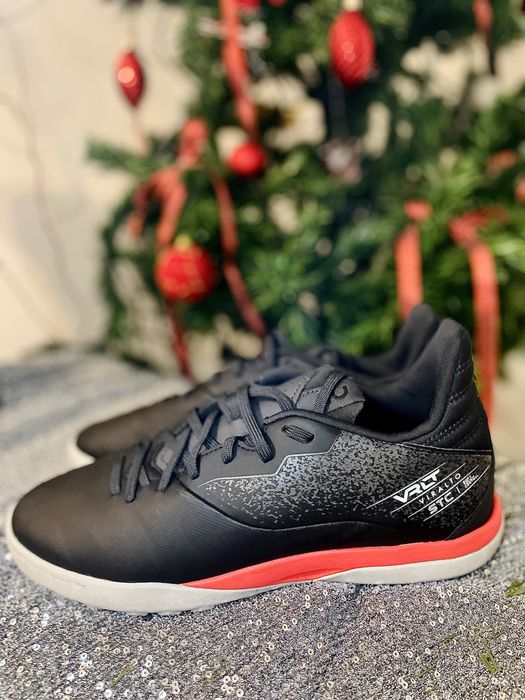 Pantofi pentru fotbal
