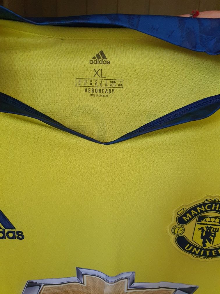 Блуза с дълъг ръкав на Manchester united.