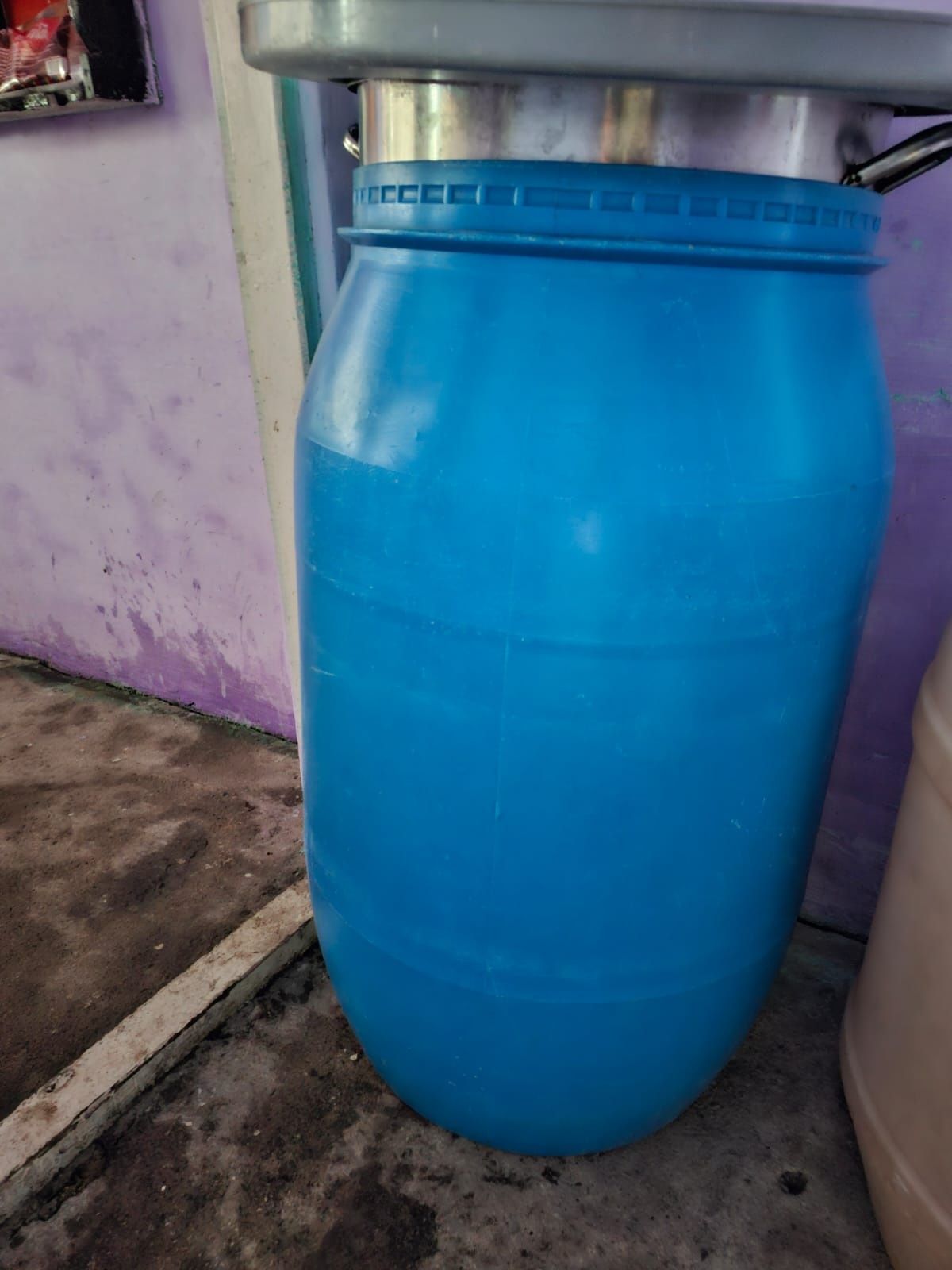 Vand butoi 200 l