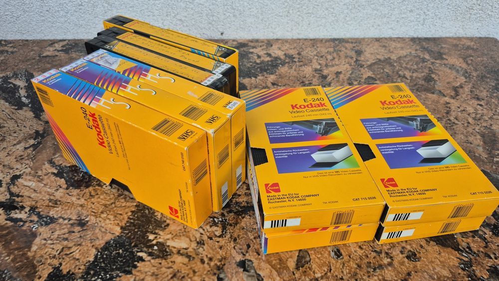 Vând 14 casete video VHS originale Kodak 240 minute. Colectie filme