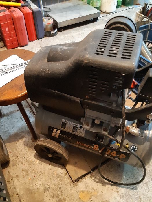 Compresor aer profesional Euro 8/24