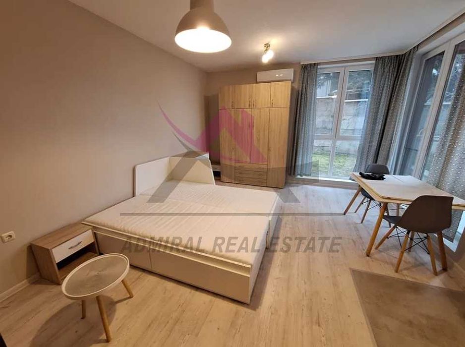 Дава се под наем Едностаен апартамент в Варна, м-т Траката - 40 кв.м за 350 € - Снимка #1