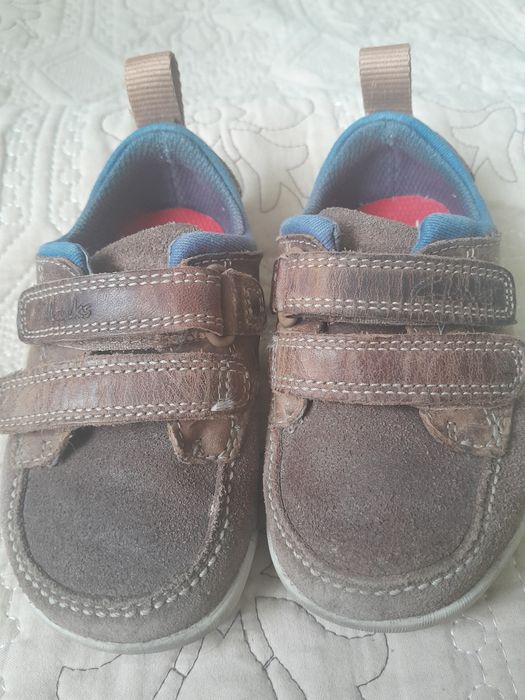 Incaltaminte Adidas și Clarks, marimea 22