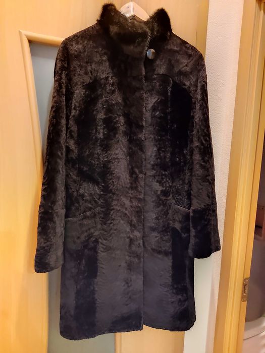 Шуба из натурального меха - астраган 46-48 р