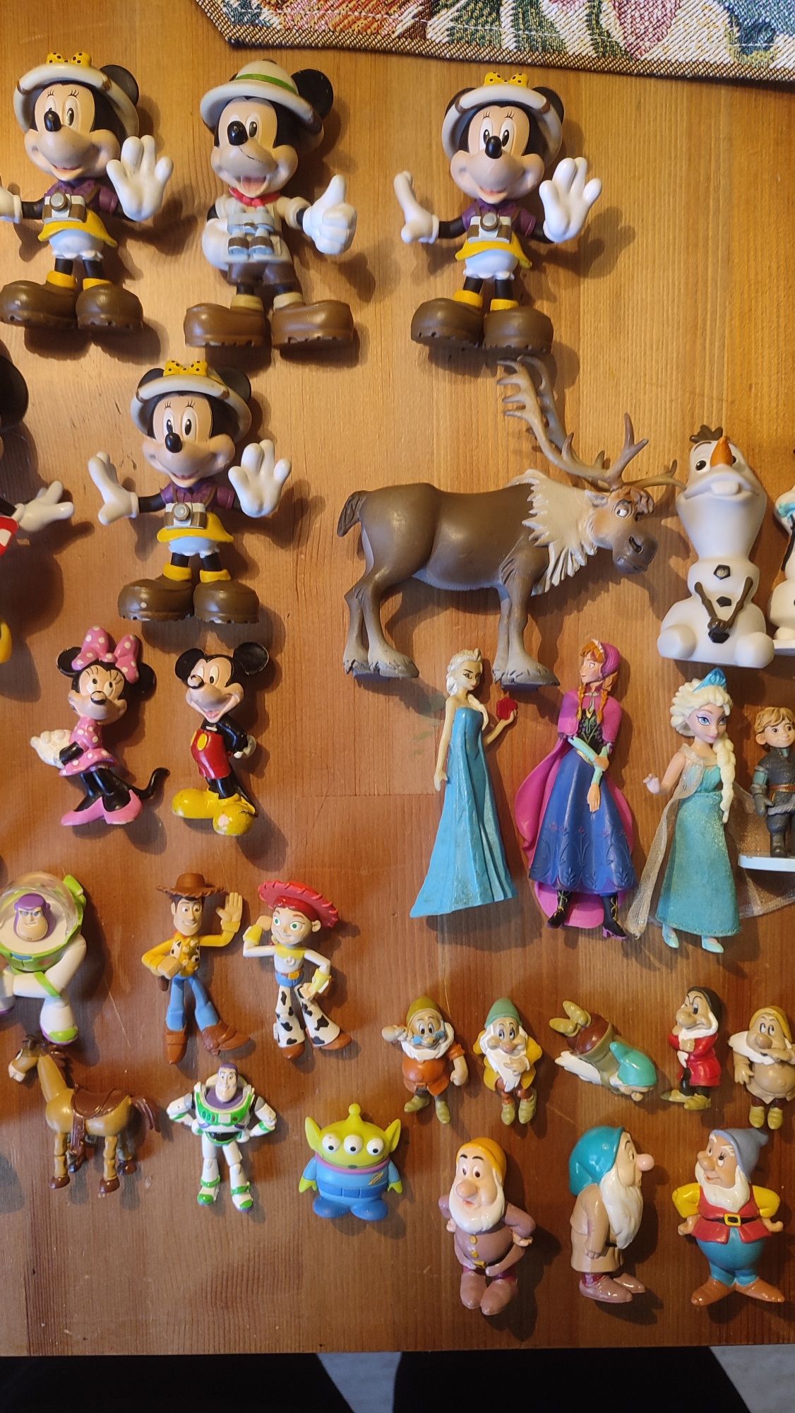 Figurine strumfi Disney Yeti, Frozen, cenusareasa, 7 pitici , Peter pa