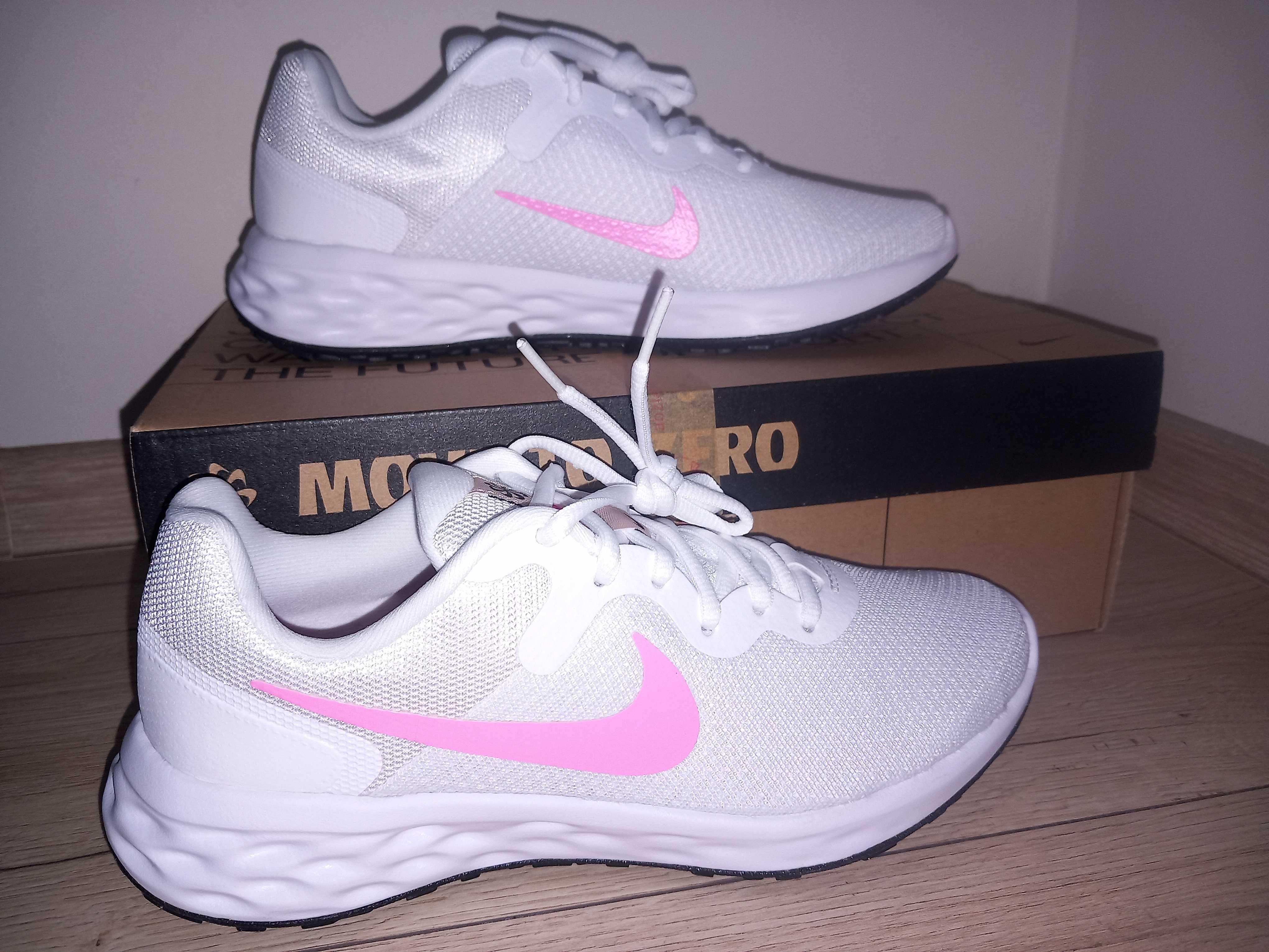 НОВИ! Nike Revolution 6 бяло/розово