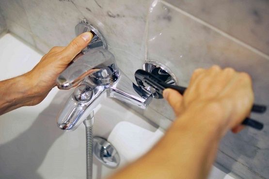 Efectuez instalatii sanitare