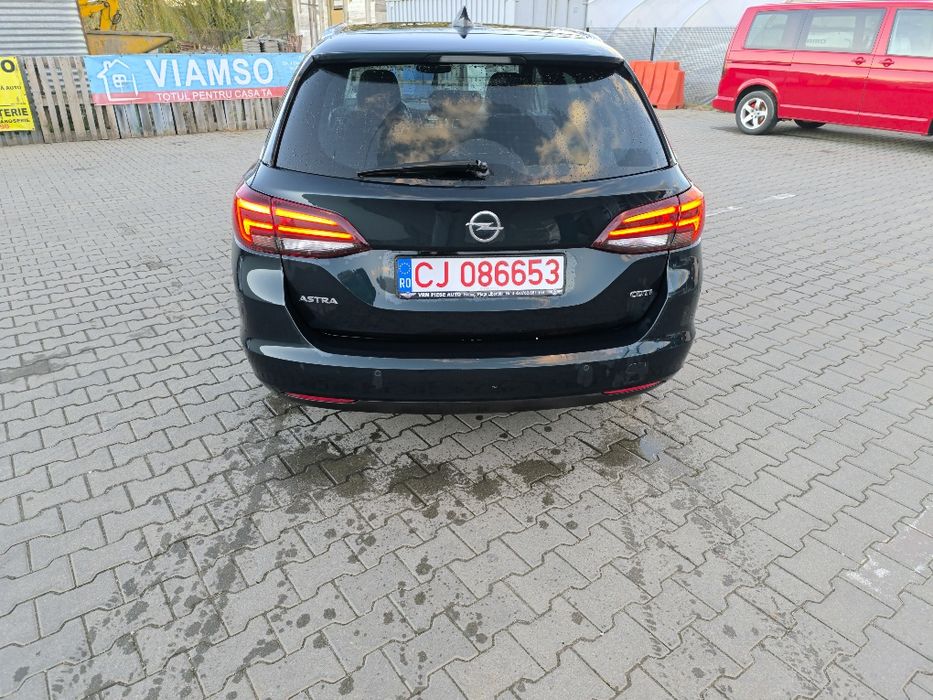 Se vinde Opel Astra K automat.
