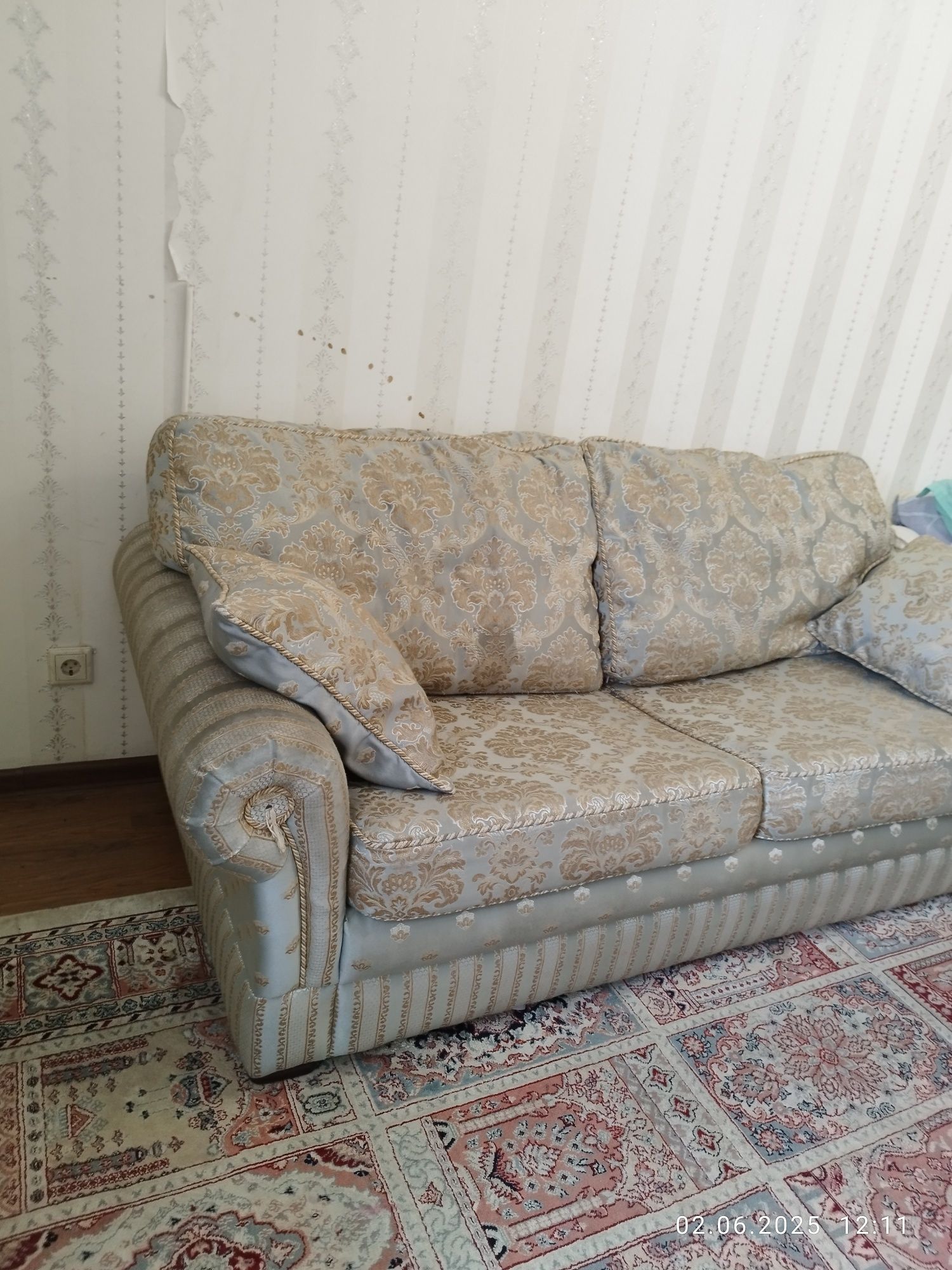 Диван для гостинной
