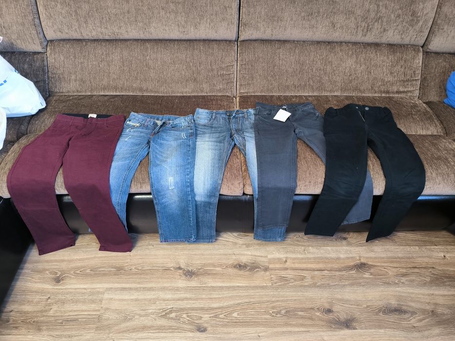 Продам отличные джинсы, брюки на мальчика