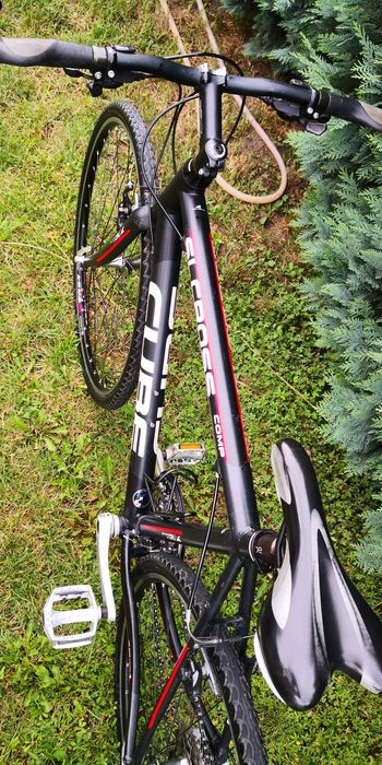 Cube, traking, cadru aluminiu furca carbon.