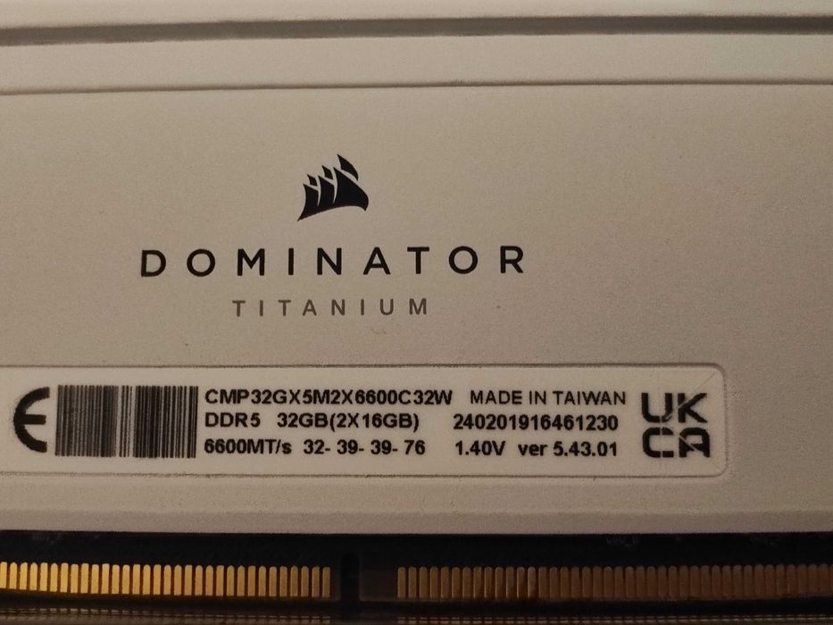 Memorie ram ddr5 corsair titanium 32 gb dual ch 6600 noi garanție