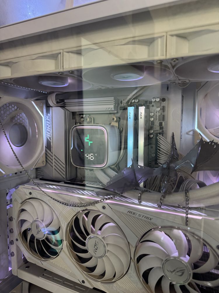Custom White PC Oq kompyuter (Frostbyte)