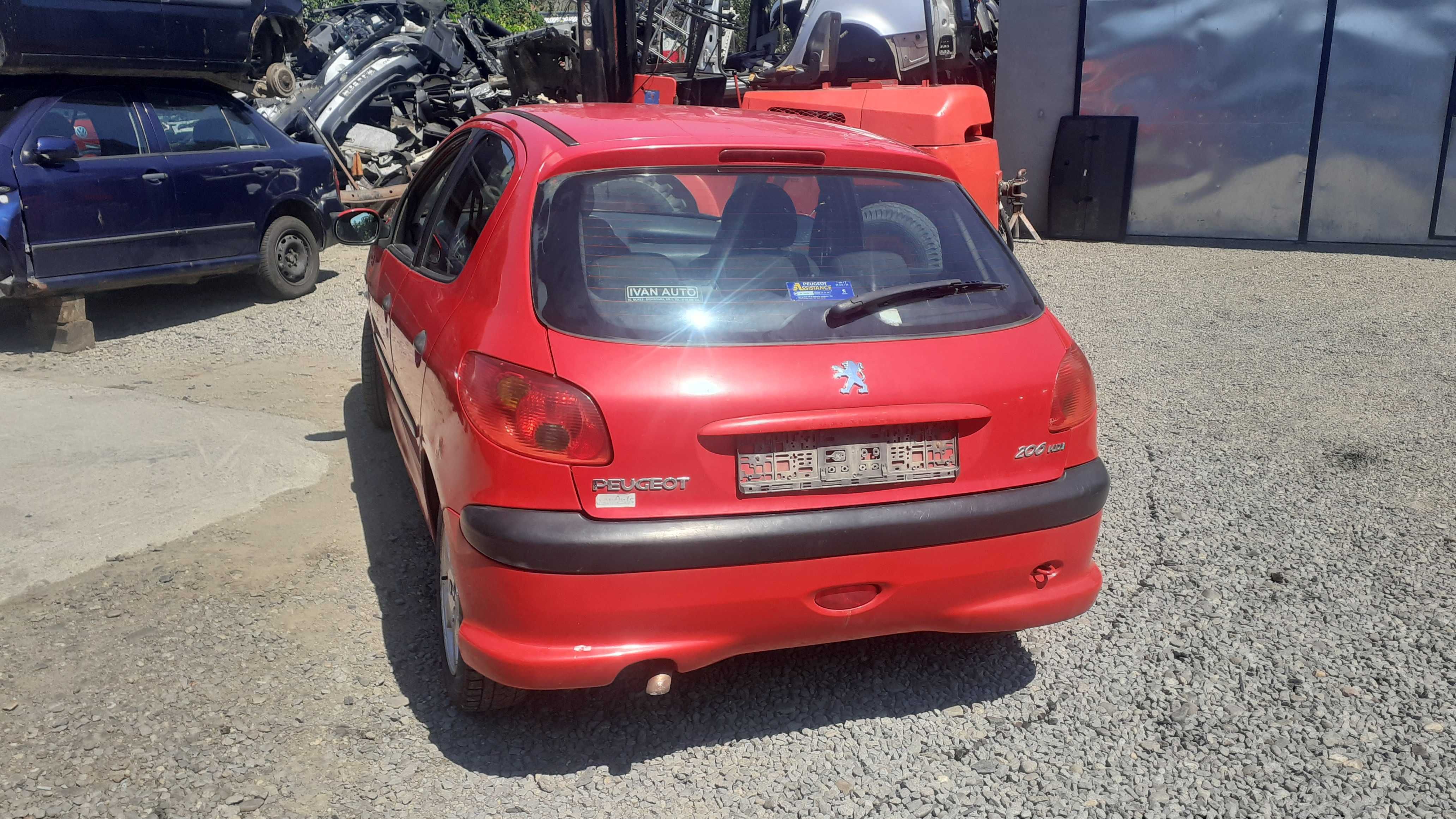 Dezmembrez Piese Peugeot 206 1.4 HDI din 2004