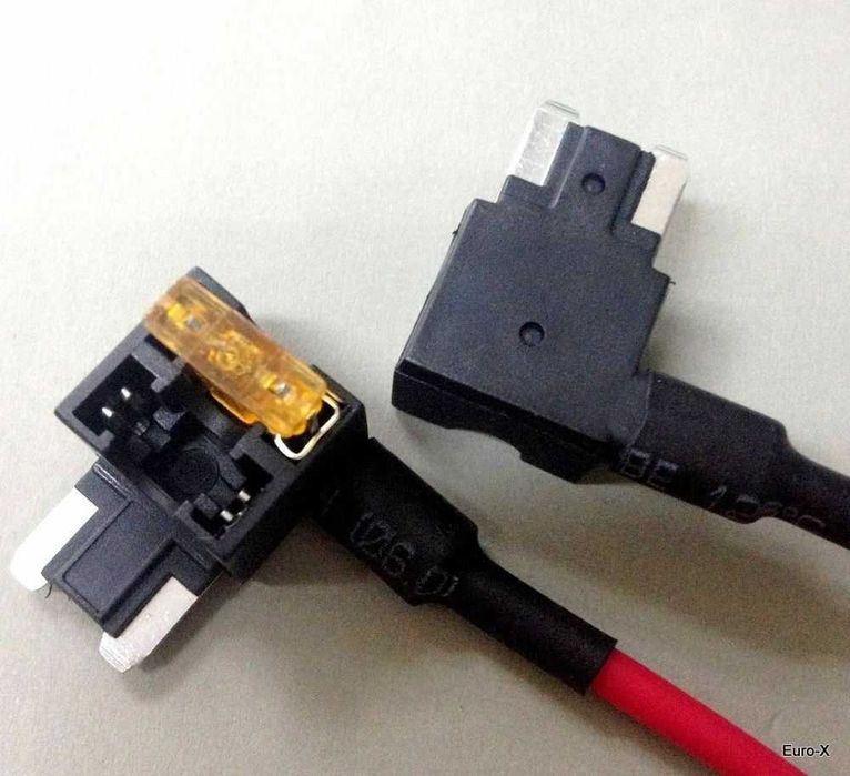 Adaptor splitter suport sigurante auto mini LP low-profile tablou 12V