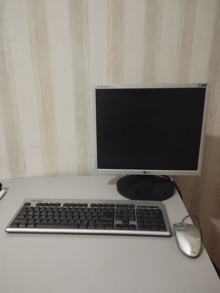 Продам компютер.