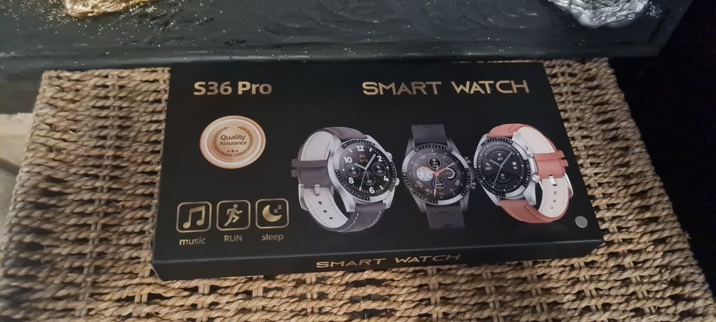 Smartwatch cu 2 curele